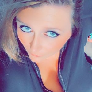 Meet your Posher, Brittney